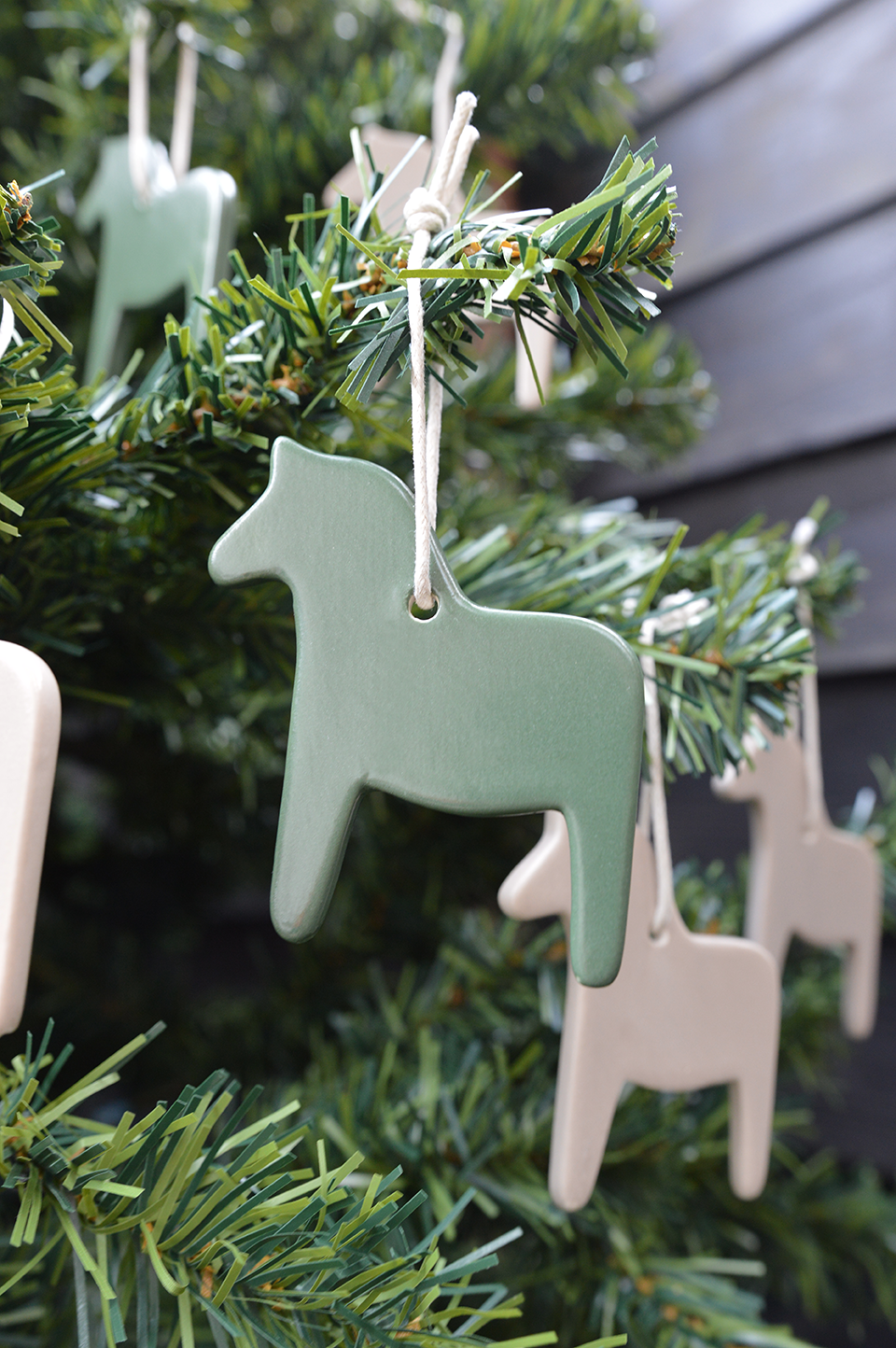Weihnachtsbaumschmuck aus Keramik