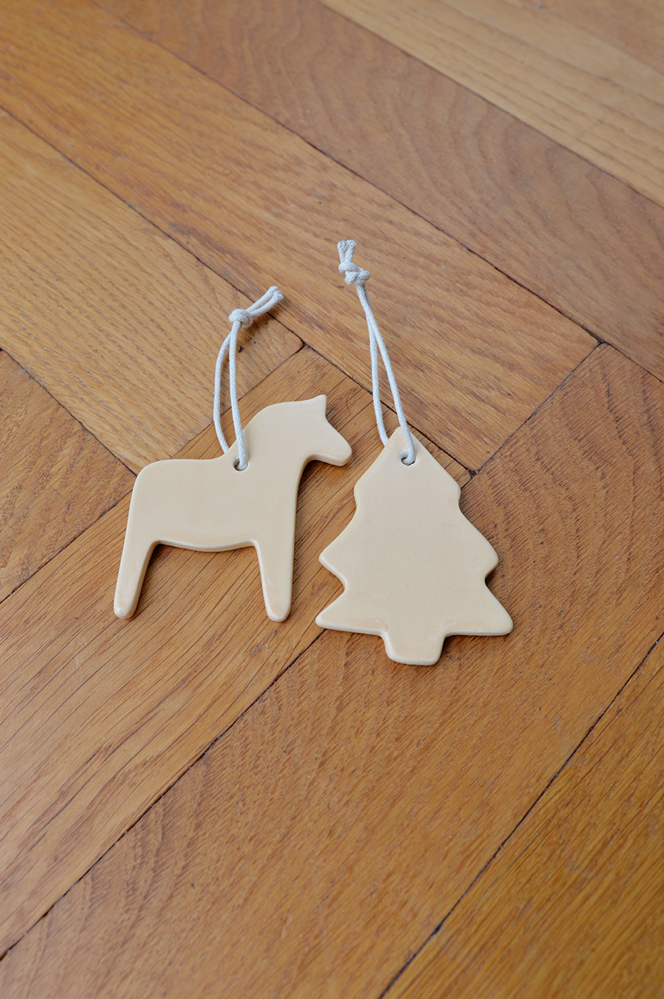 Weihnachtsbaumschmuck aus Keramik