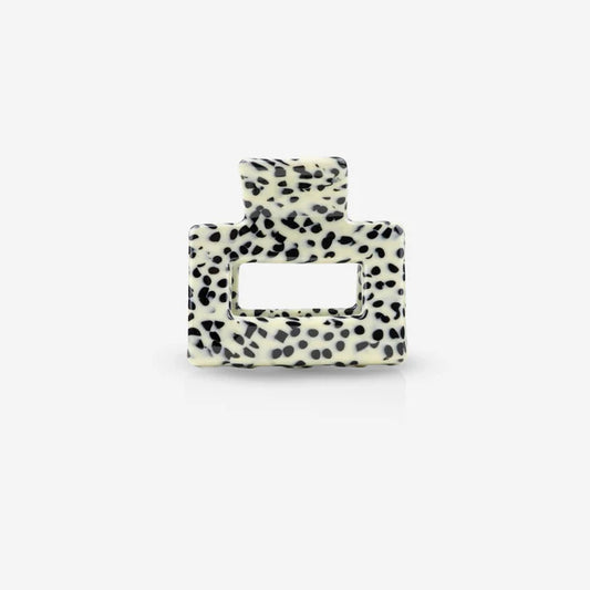 Eckige Haarklammer aus Acetat in weiß mit schwarzen Flecken von Sasstie.