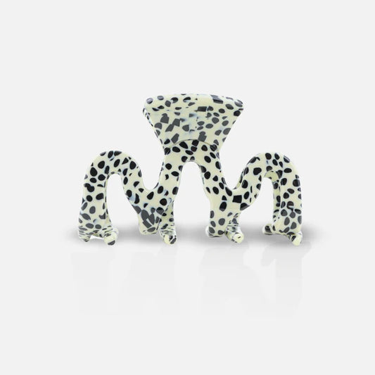 Haarklammer aus weißem Acetat mit schwarzen Punkten, gewellt von Sasstie.