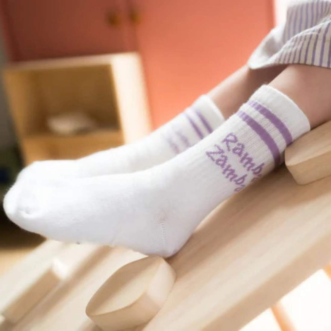 Kindersocke Gr. 31-34 mit lila Ramba Zamba Stick lila Streifen