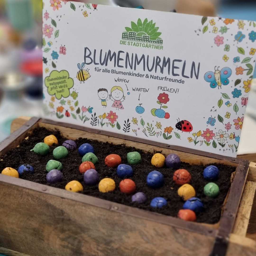Blumenmurmeln bunt ausgesät