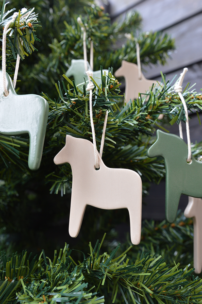 Weihnachtsbaumschmuck aus Keramik