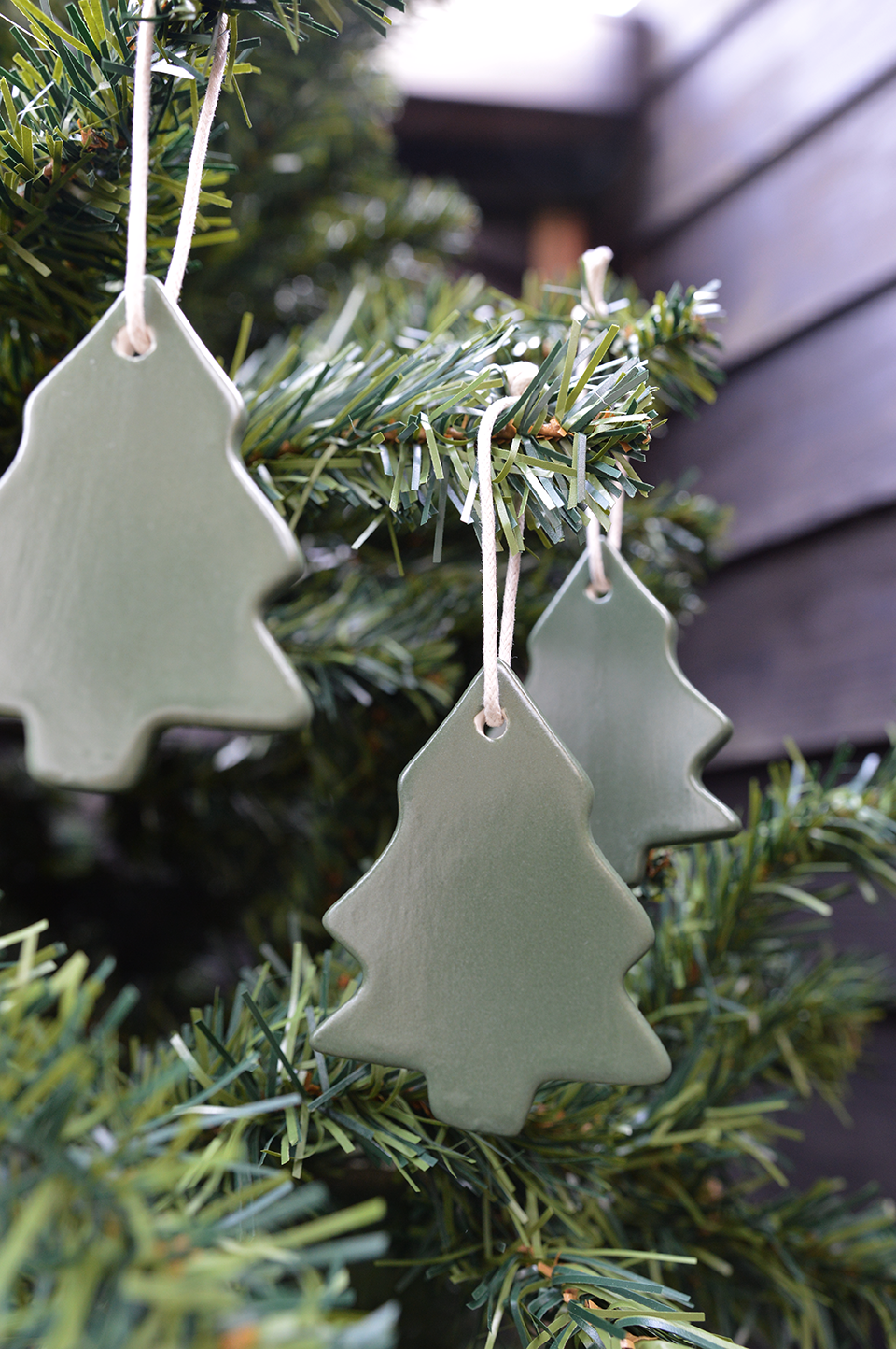 Weihnachtsbaumschmuck aus Keramik