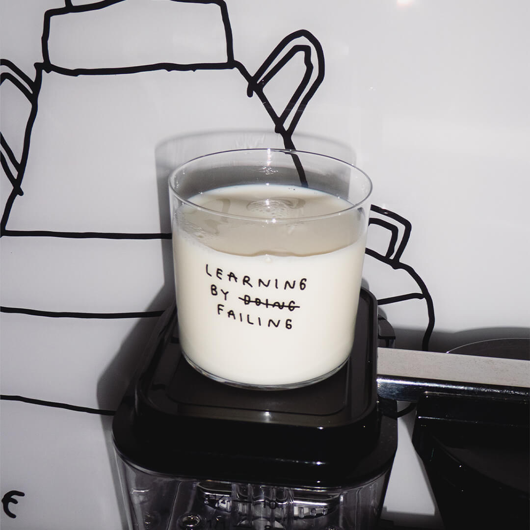 Glas mit learning by failing aufdruck