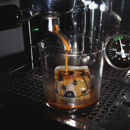 350 ml Glas mit Aufdruck NOT TODAY mit einlaufendem Kaffee