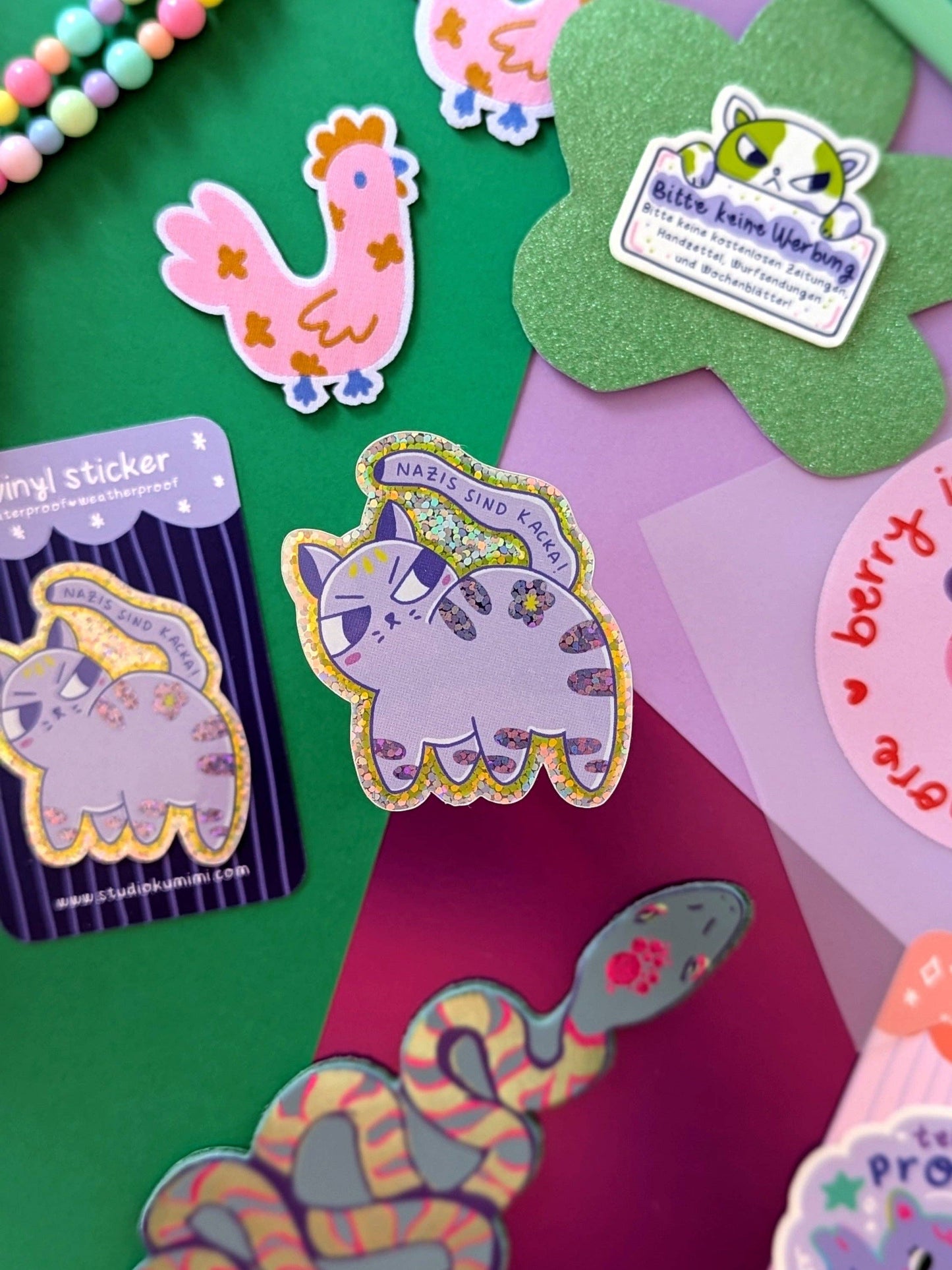 Glitzer Sticker Nazis sind Kacka - Studio Kumimi