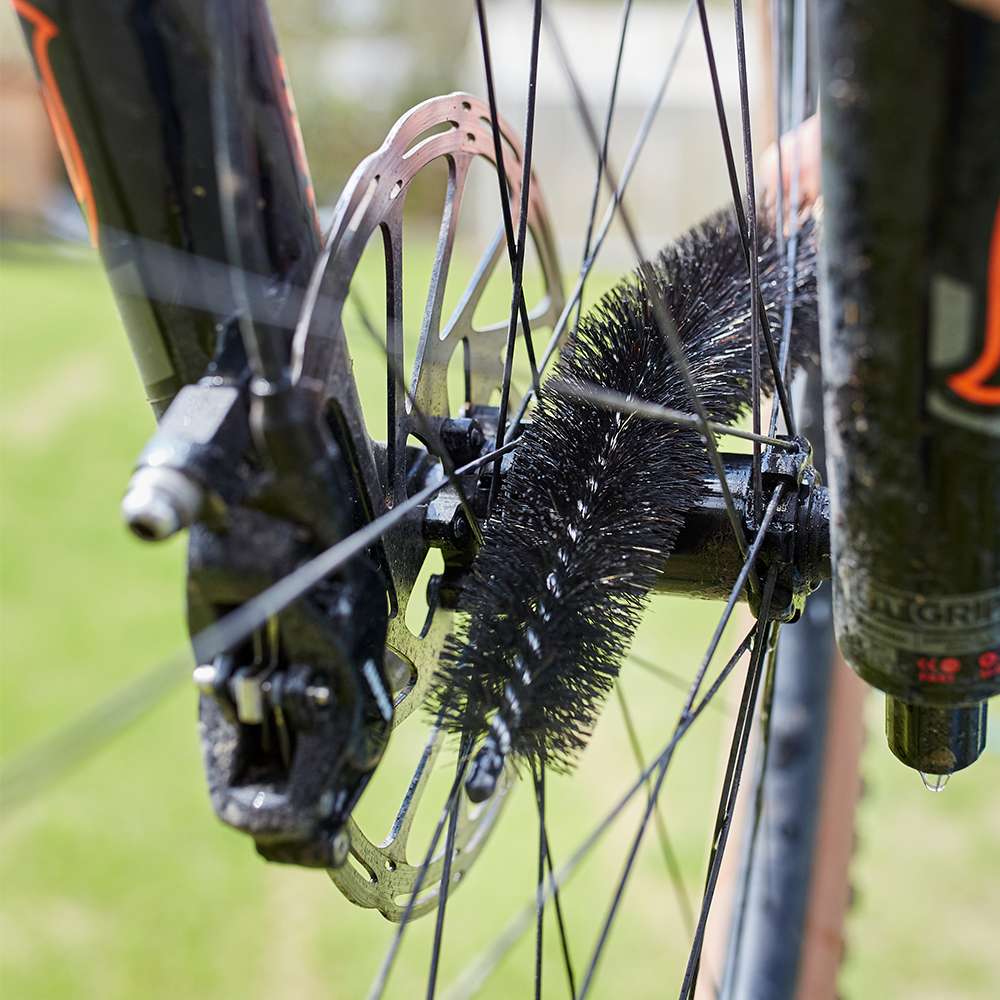 Anwendung Bike Bürste am Mountainbike