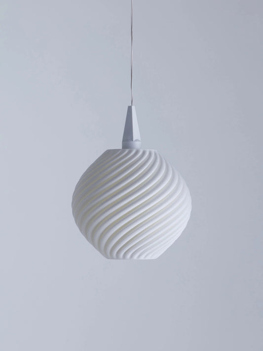 Alternativer Lampenschirm für Weihnachtssterne A1 Modell Paulina mit geschwungene Linien aus biologisch abbaubarem Kunststoff.