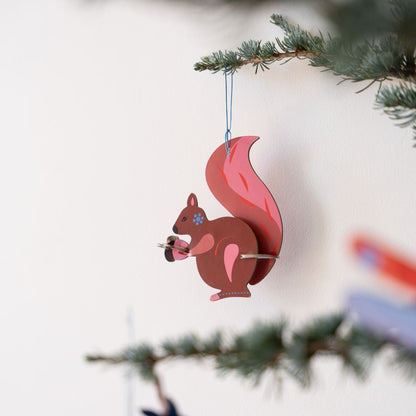 winterlich weihnachtliche Papier-Deko zum Aufhängen - studio ROOF
