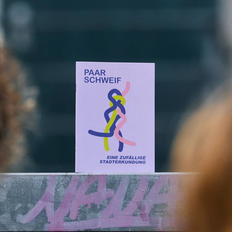 Date Idee für Paar: Paarschweif, ein Zufallsgeleiteter Stadtspaziergang