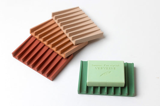 3-D gedruckte umweltfreundliche Seifenschalen mit linienform in beige, sand, terakotta und grün 