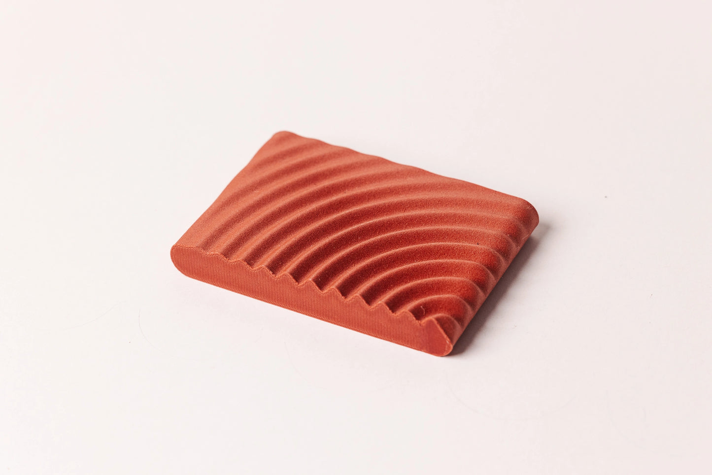 3 d gedruckte Seifenschale mit Wellenform in terrakotta farben