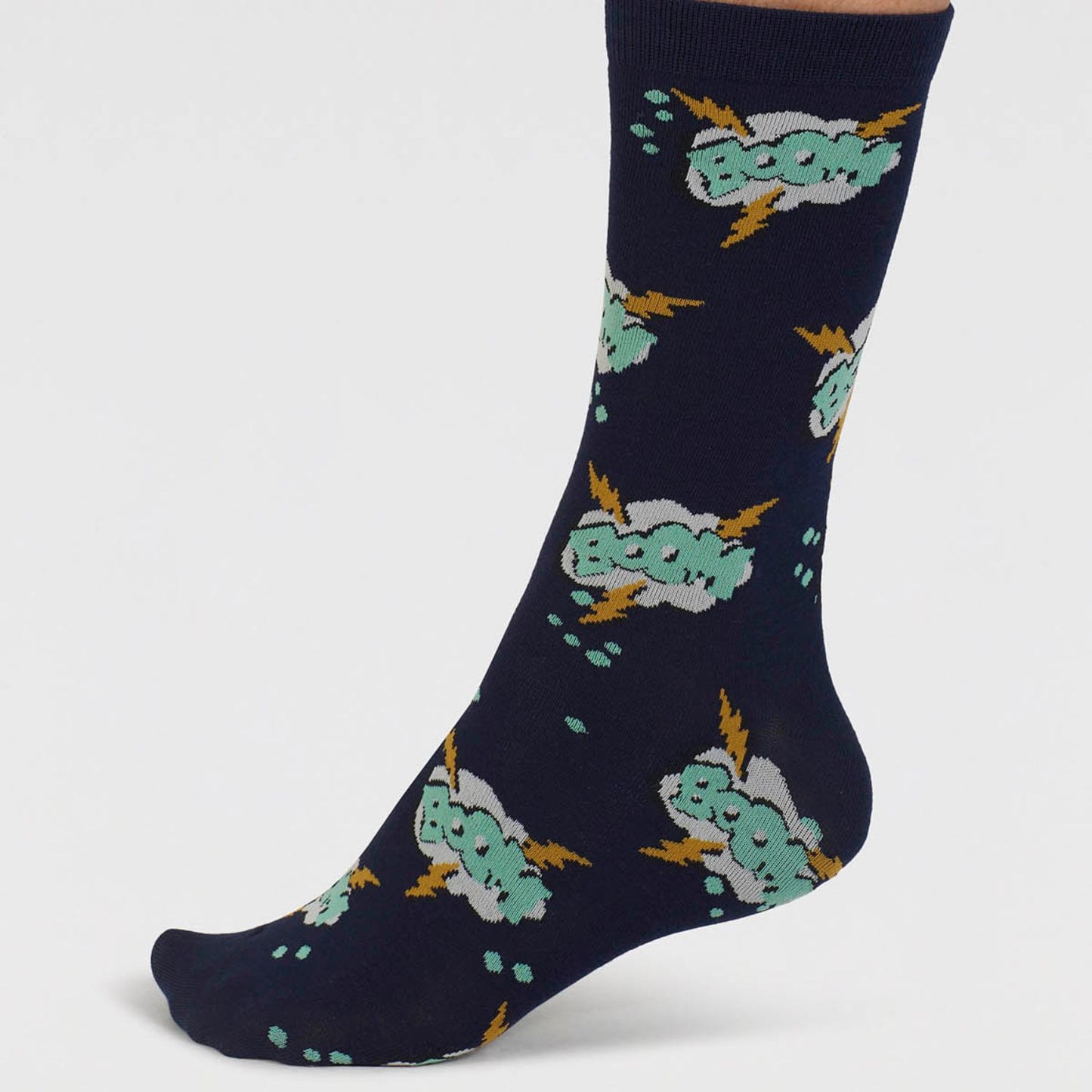 Socken mit Aufschrift BOOM im Comic bzw Pop Art Style in dunkelblau.