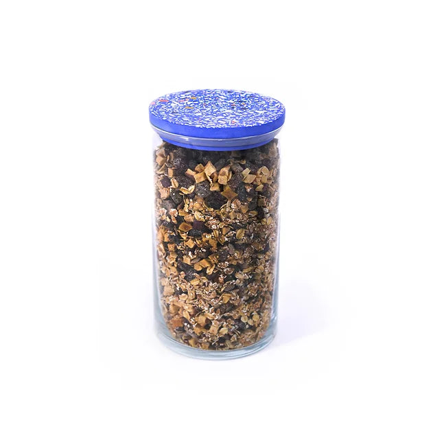 Vorratsdose mit Müsli mit blauem Terrazzo Deckel aus Porzellangips