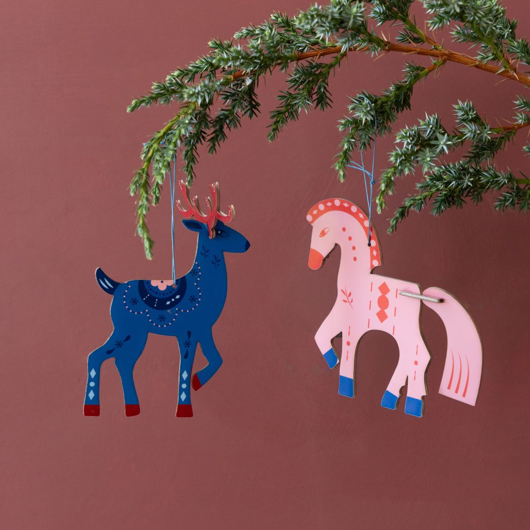 winterlich weihnachtliche Papier-Deko zum Aufhängen - studio ROOF
