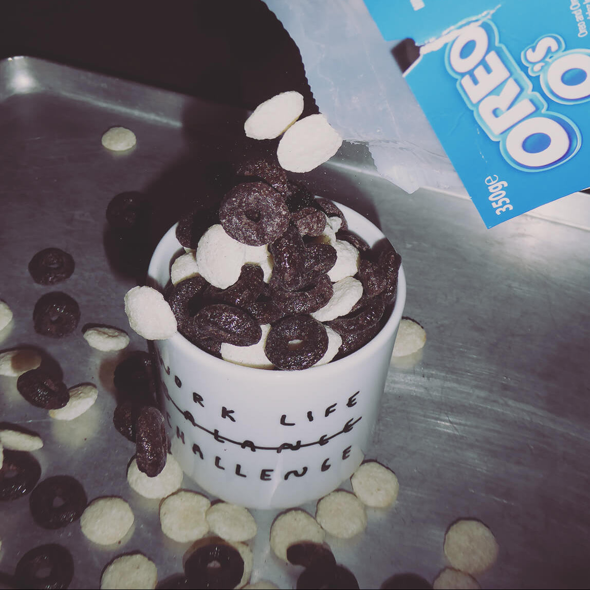 Becher work life challenge mit oreo cerealien